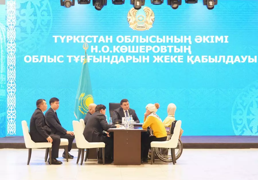 Түркістандағы жеке қабылдауда 100-ге жуық тұрғын облыс әкіміне мәселесін тікелей жеткізді