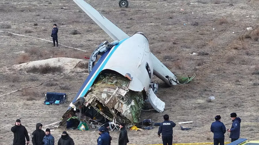 Ақтау маңындағы әуе апатына бір жыл: аман қалғандар әділеттілік талап етуде