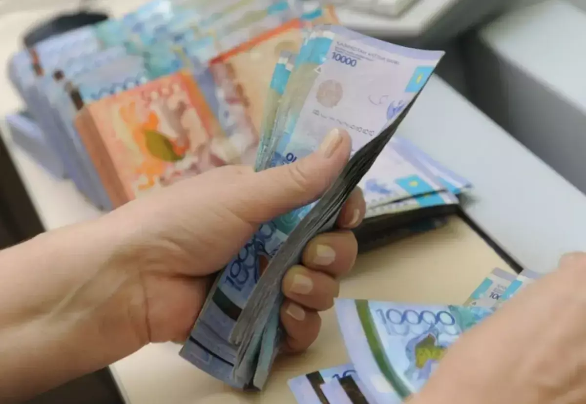 В Минздраве сообщили о повышении зарплат медикам - новости на Lada.kz 24.12.2025