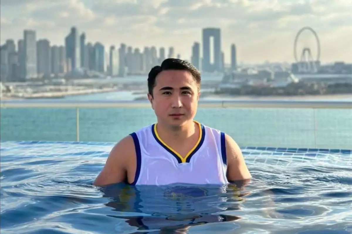 "Тексіз неме": Үндістанда жергілікті тұрғындарға тиісіп, боғауыз сөздер айтқан блогер Қайсар Қамза қазақстандықтарды ашуландырды