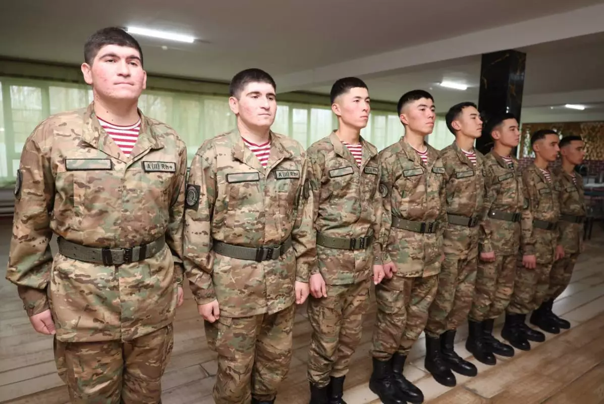 Четыре пары близнецов одновременно служат в Нацгвардии в Таразе