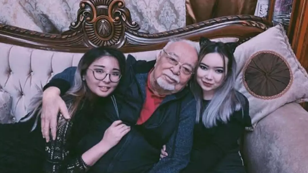 «Сүйіспеншілікпен еске аламыз»: Асанәлі Әшімовтің қызы жазба жариялады