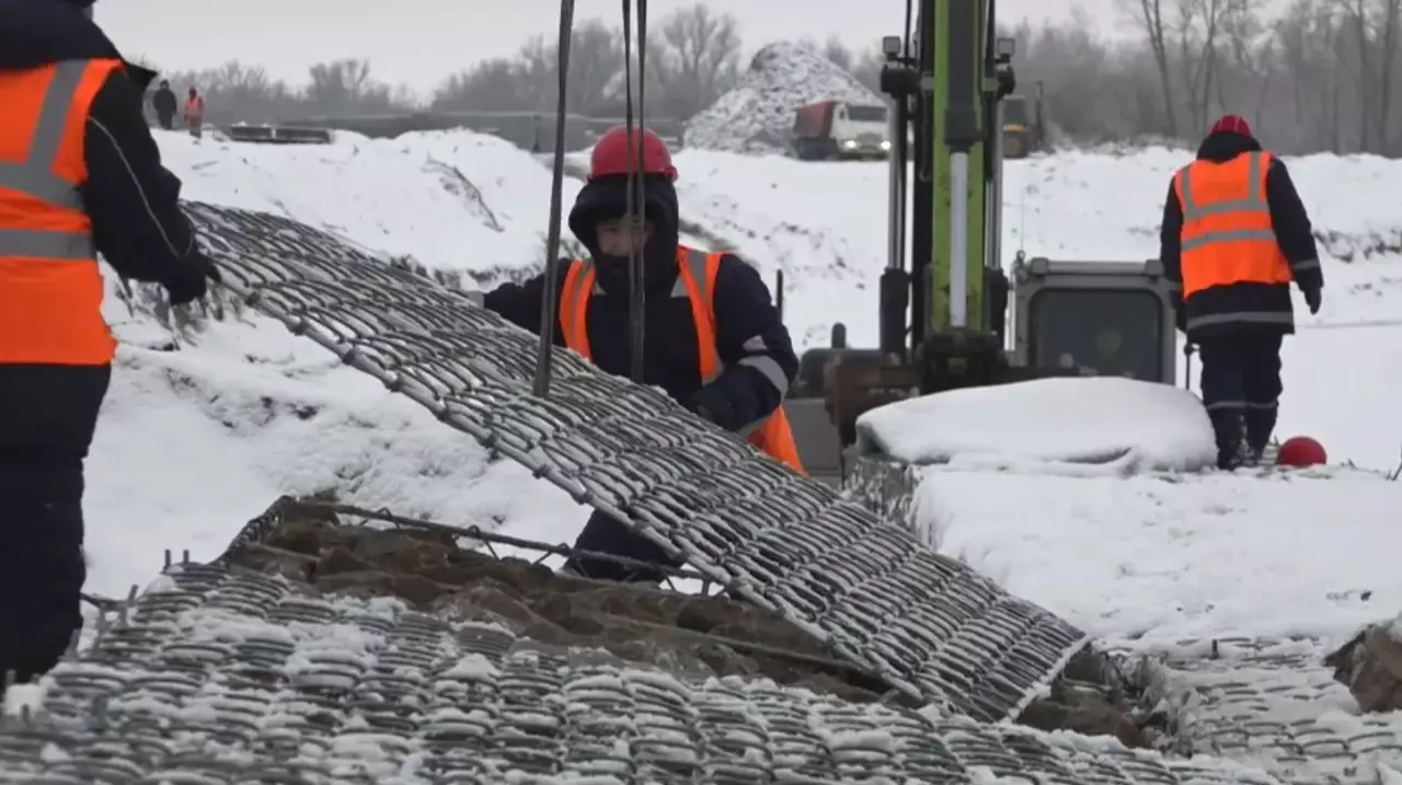 Жайық жағалауын бекіту басталды