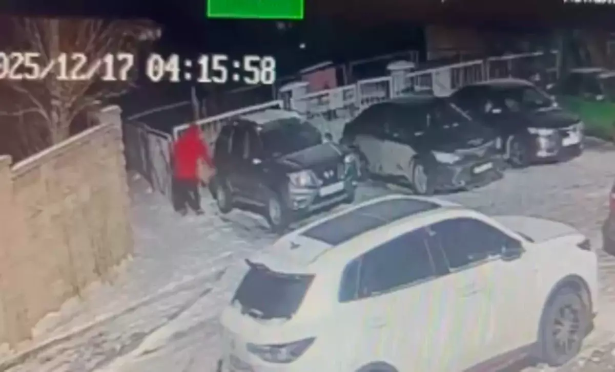 Мужчина угнал машину прямо во дворе жилого дома в Астане (ВИДЕО)