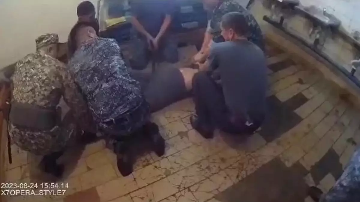 Азаптау ісі: Атбасардағы бұрынғы түрме қызметкерлері ақталды