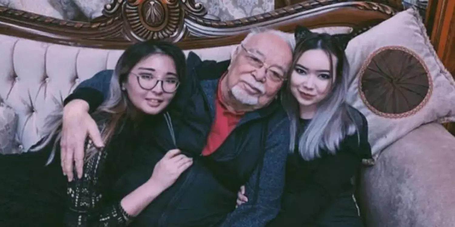 «Жүрегімнің ішінде жүрегім»: Асанәлі Әшімовтің қызы әкесіне арнап жазба жариялады