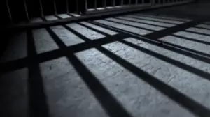 Әйел мен 6 жастағы қызды өлтірген қылмыскер қалған өмірін түрмеде өткізеді