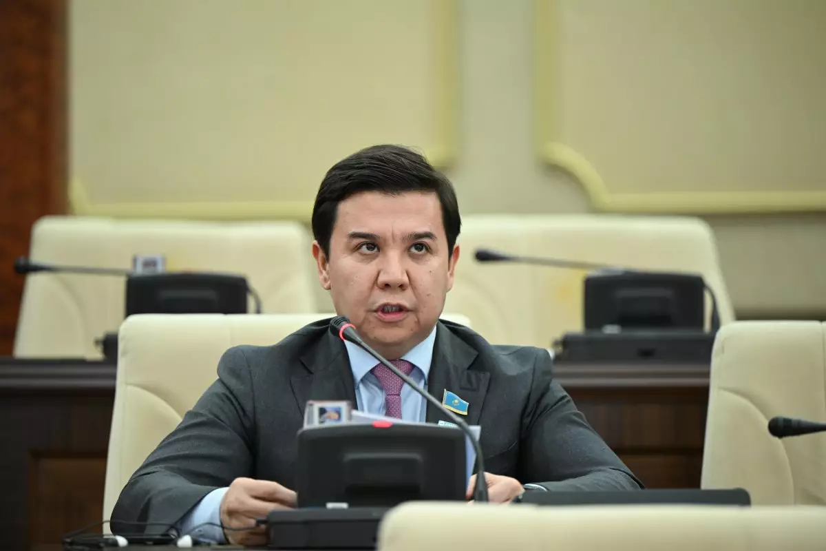 Продовольствие четыре года хранится на складах СПК, не работая на снижение цен