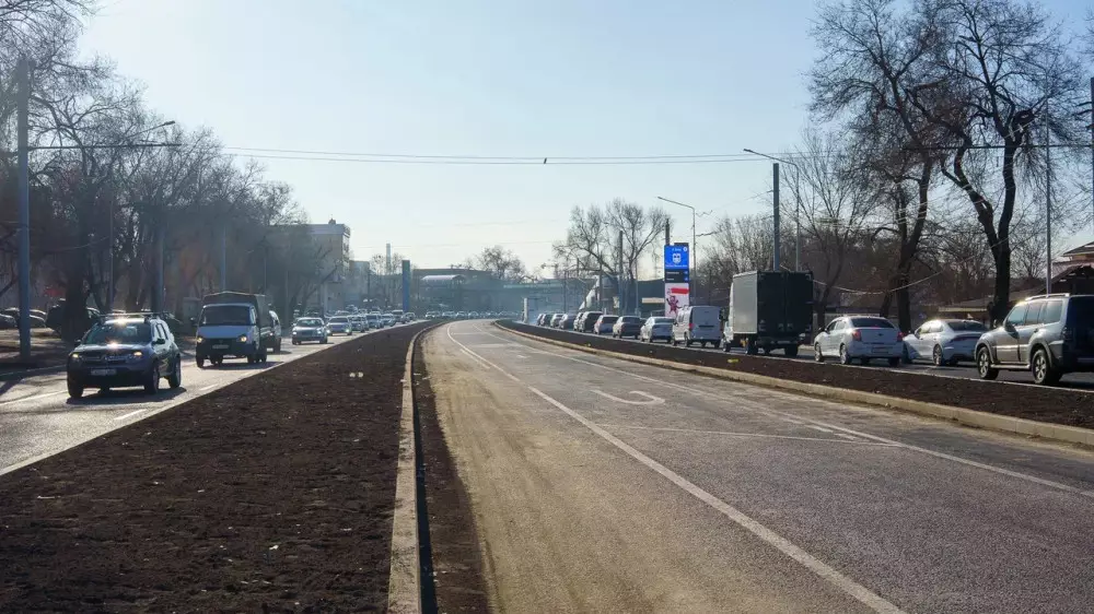 Названы сроки завершения BRT на проспекте Райымбека в Алматы