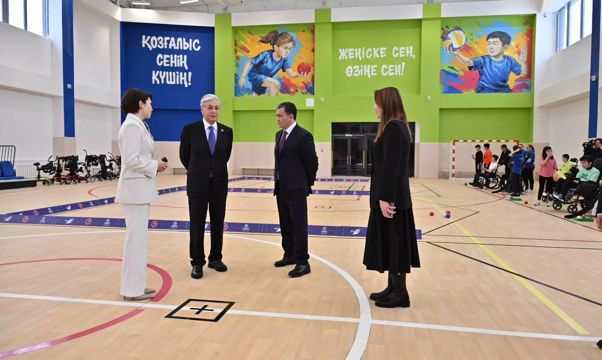 Президент осмотрел Центр инклюзивного спорта (фото)