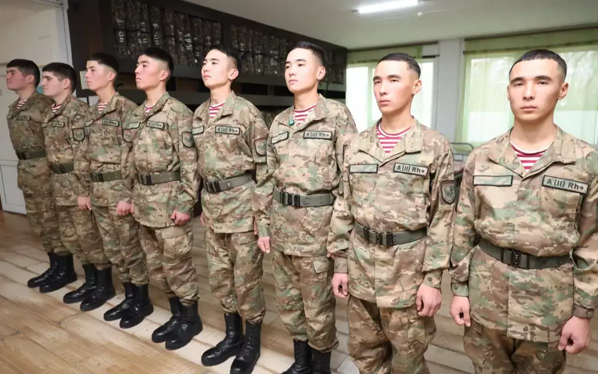 Уникальный случай: в Нацгвардии Казахстана одновременно служат четыре пары братьев-близнецов - новости на Lada.kz 25.12.2025