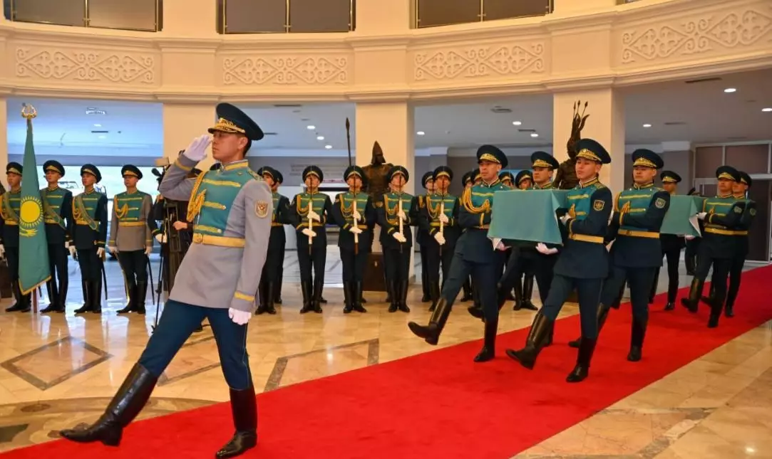 Останки двух казахстанских солдат ВОВ передали из России в Астану