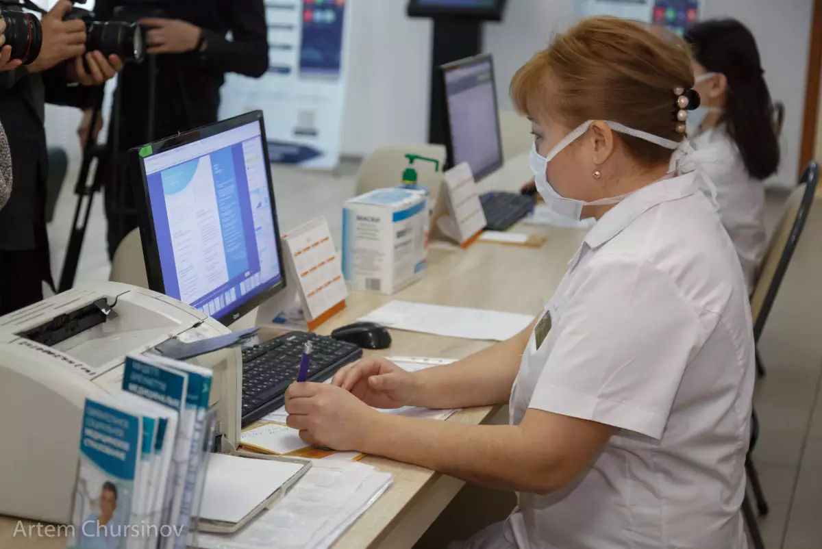 Наказание за нападение на медработников ужесточат: Сенат принял поправки