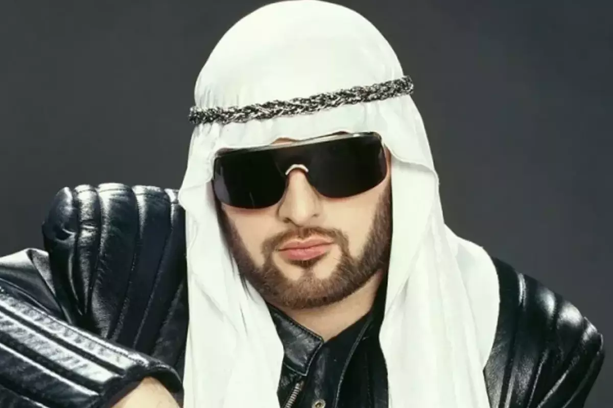 Подарок к Новому году: в Казахстане простили российского певца Mr.Credo