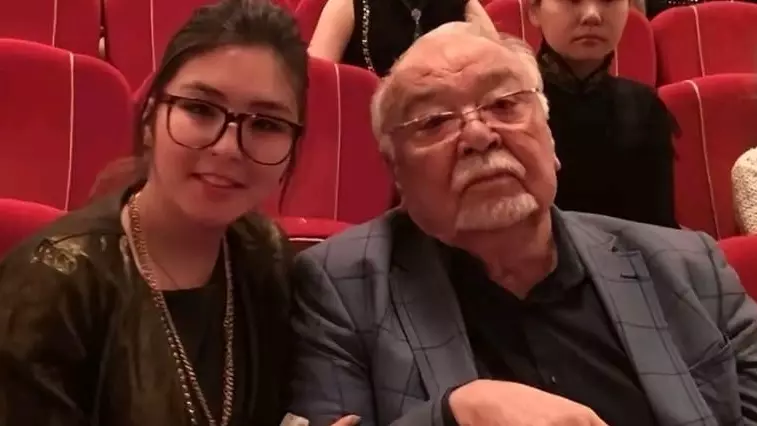 Марқұм Асанәлі Әшімовтің қызының жоқтауы жұртты жылатты