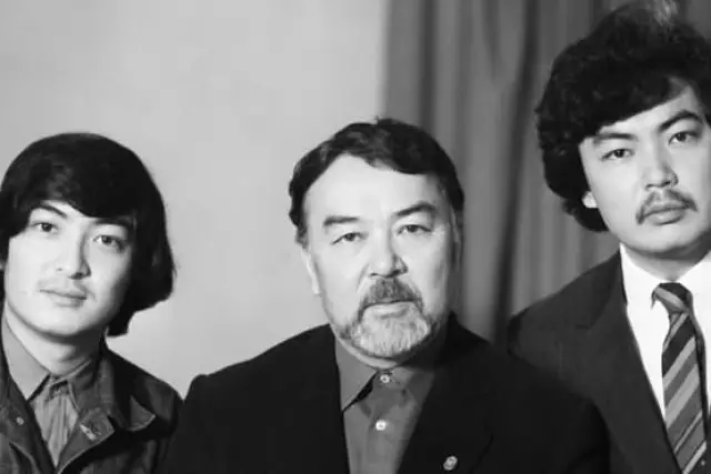 «Қатал болдым, еміреніп құшақтамағаныма өкінемін»: Асанәлі Әшімовтың өкініші желі халқын шулатты