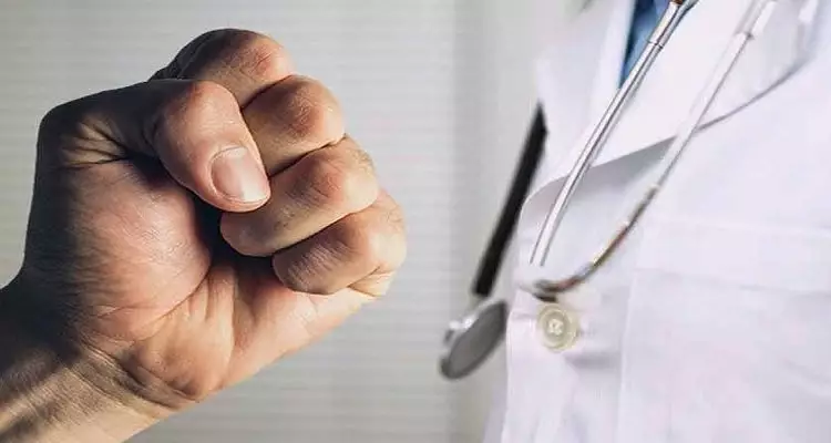 Сенат ужесточил ответственность за насилие в отношении медицинских работников