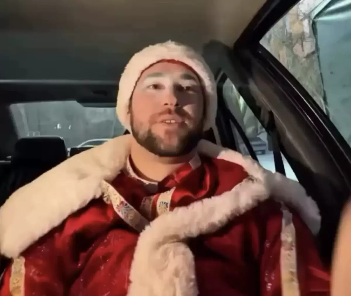 Деда Мороза спутали с попрошайкой в Караганде и забрали в полицию