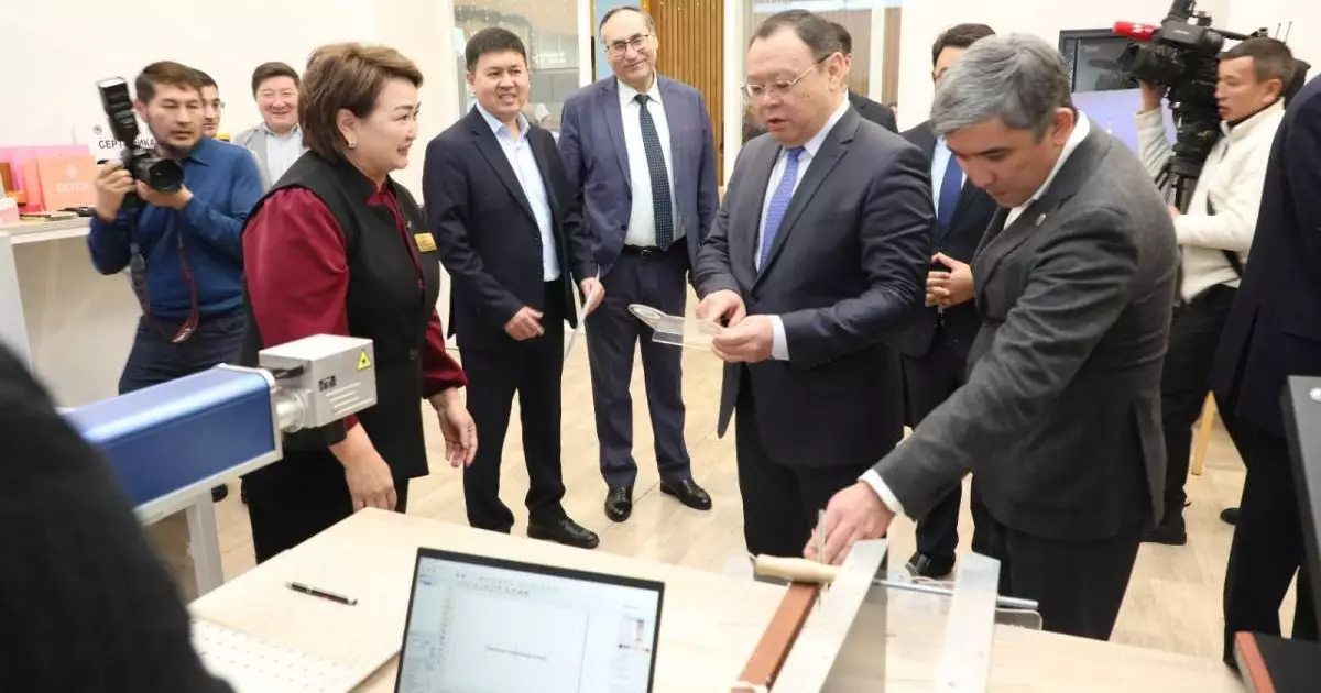  В Алматы подвели итоги Года рабочих профессий 