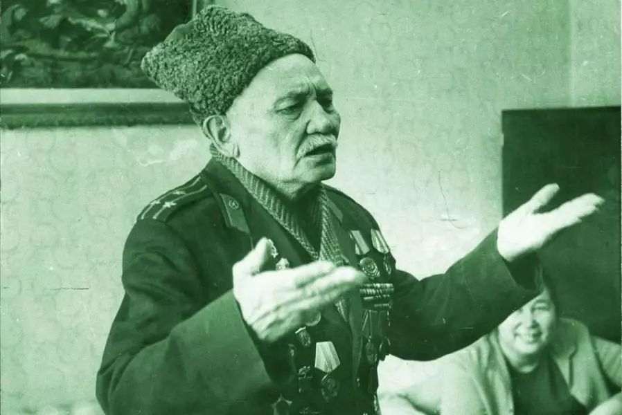 Бауыржан Момышұлына “Халық қаһарманы“ атағы берілді