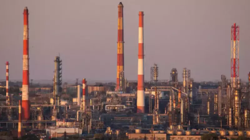 Украина нанесла удар по НПЗ в России