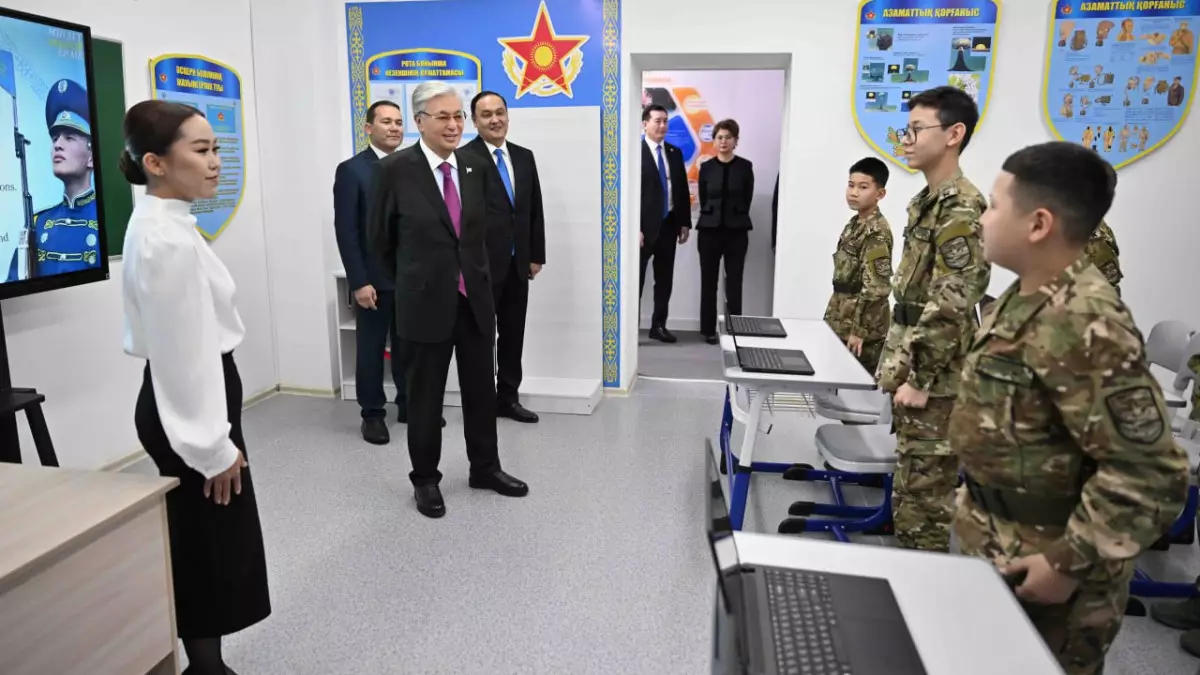 Президент жас курсанттардың тактикалық дайындық сабағымен танысты