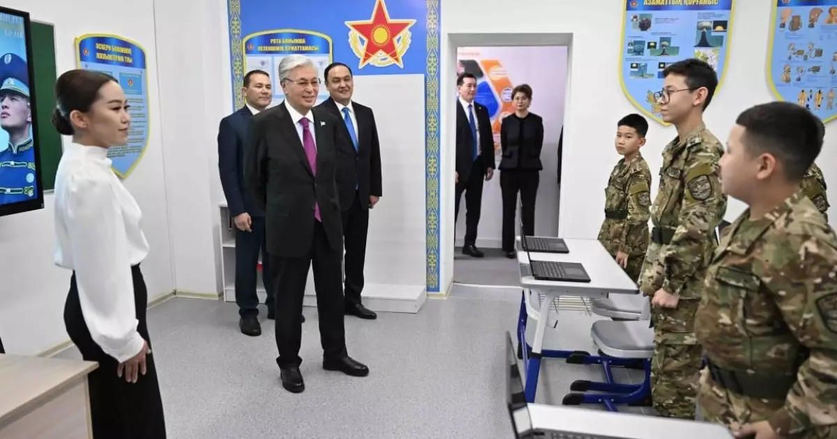  Мемлекет басшысы Тараздағы мамандандырылған әскери мектеп-интернатқа барды 