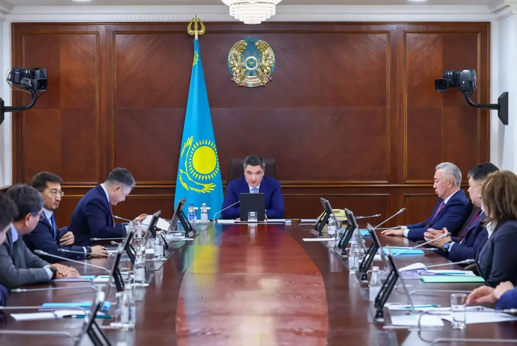 Бектенов подчеркнул необходимость контроля инфляции и стабильности экономики