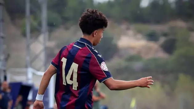 Казахстанский талант подписал контракт с испанским клубом