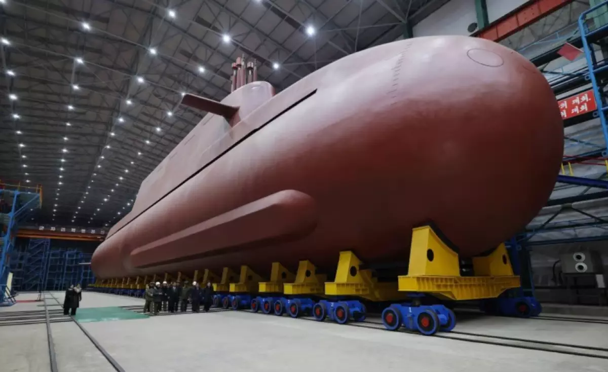 Свою первую атомную подводную лодку показали в КНДР