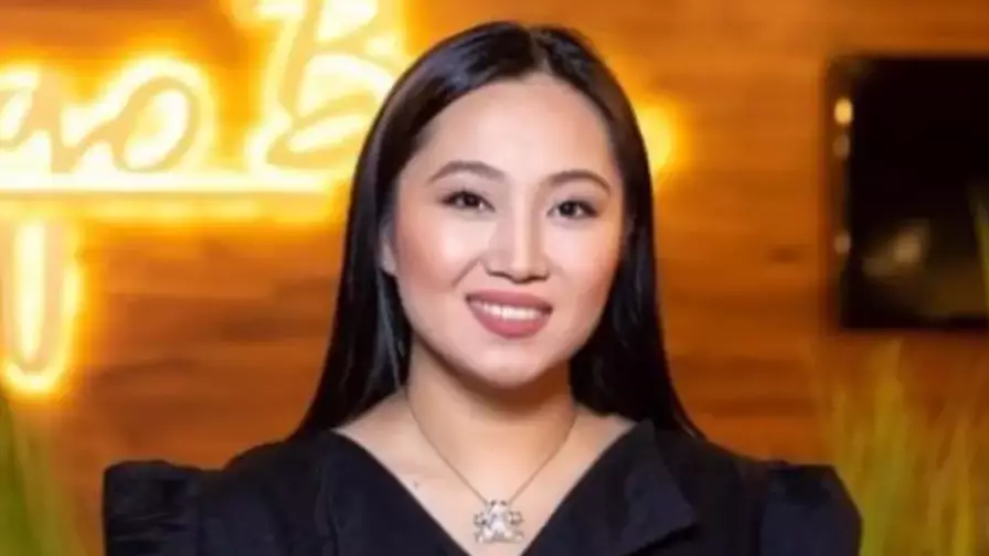 "Халықтың есінде екенсіз": сахнадан алыстап кеткен әнші Динара Қырықбаева тойда елдің қошеметіне бөленді