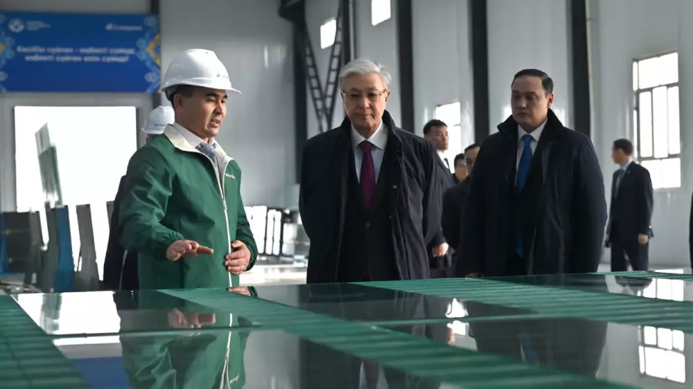 Стекло не треснуло, но проверка продолжается. Как Токаев съездил в Тараз