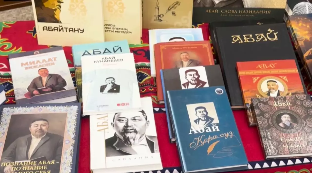 Өзбекстанда қазақ қаламгерлерінің кітаптары жарық көрді