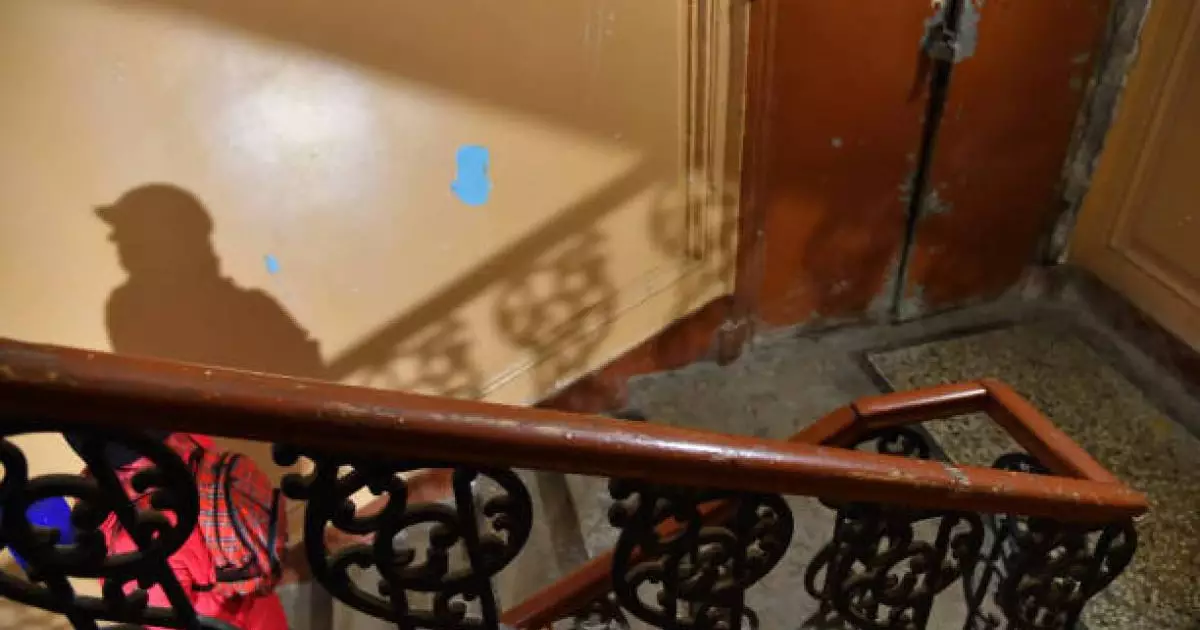  Өскеменде көп қабатты үйдің кіреберісінде жас жігітті тоқ соқты 