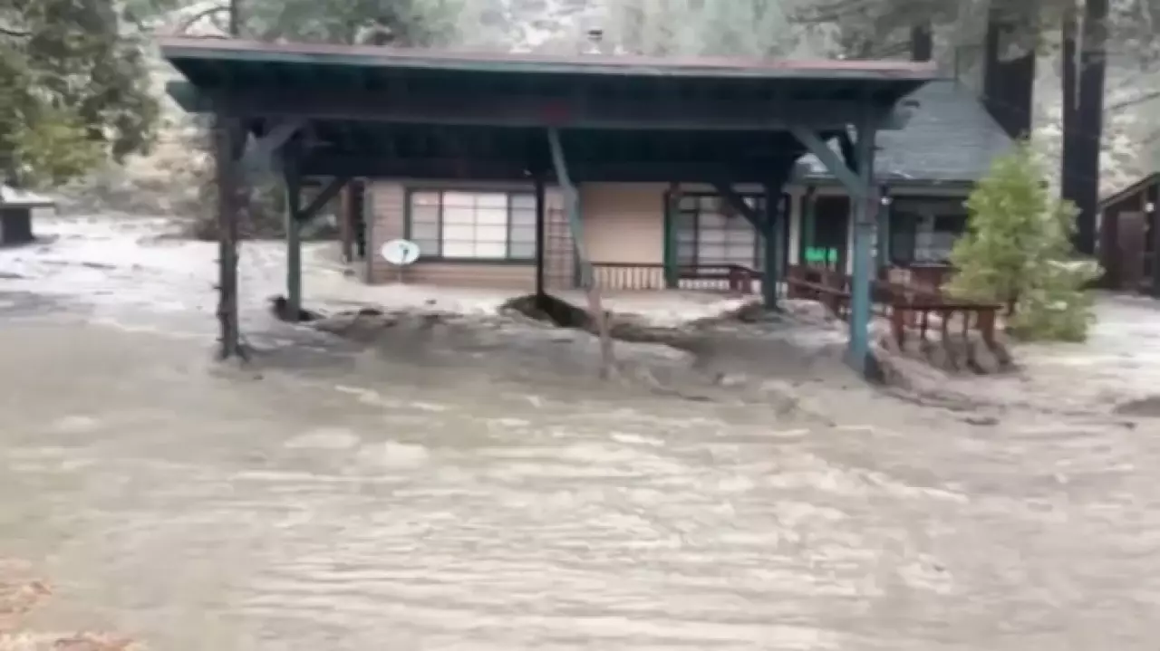 Три человека погибли в Калифорнии в результате наводнения