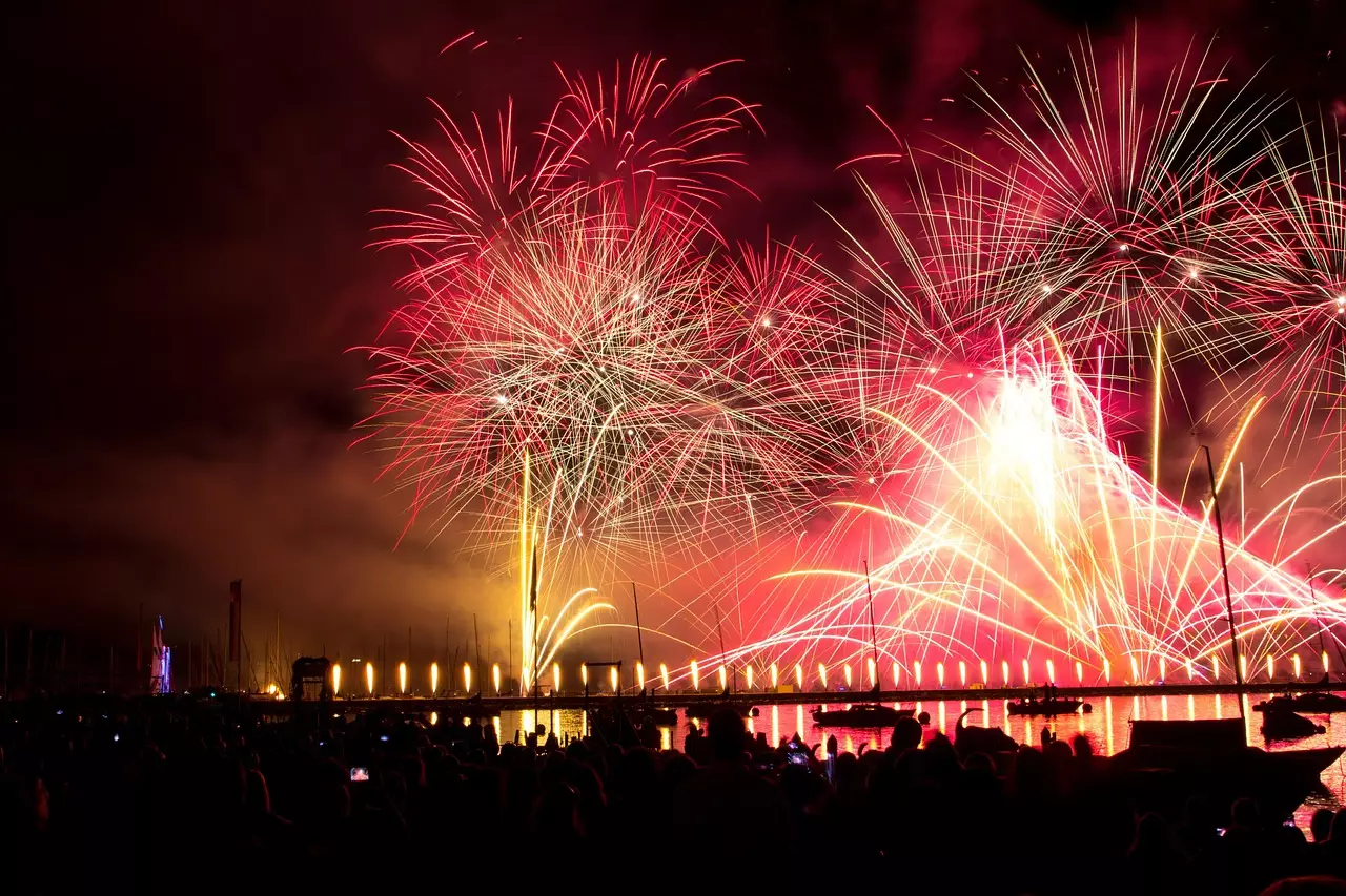Об ответственности за пиротехнику напомнили после ЧП с детьми в Туркестанской области