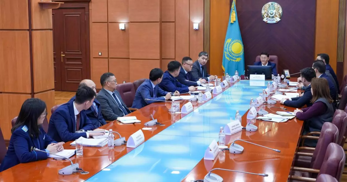   Бас прокуратурада инвесторлардың құқығын қорғау мәселелері бойынша жұмыс кеңесі өтті   