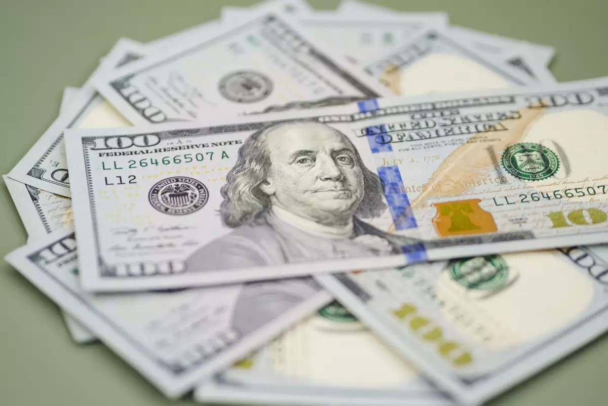 Алматинцы бьют рекорды по покупке наличного доллара