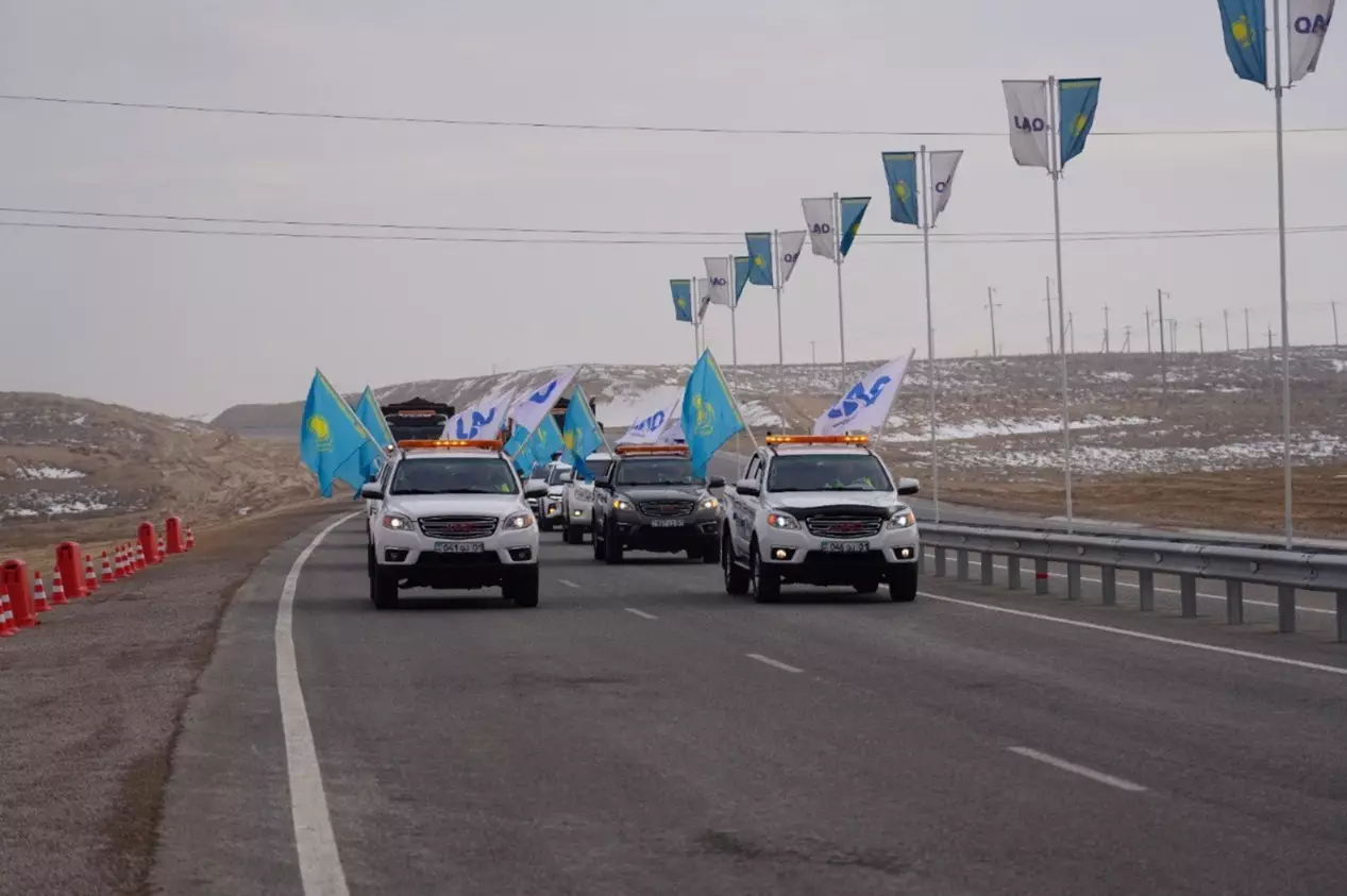 Трасса Курты – Конаев стала четырехполосной