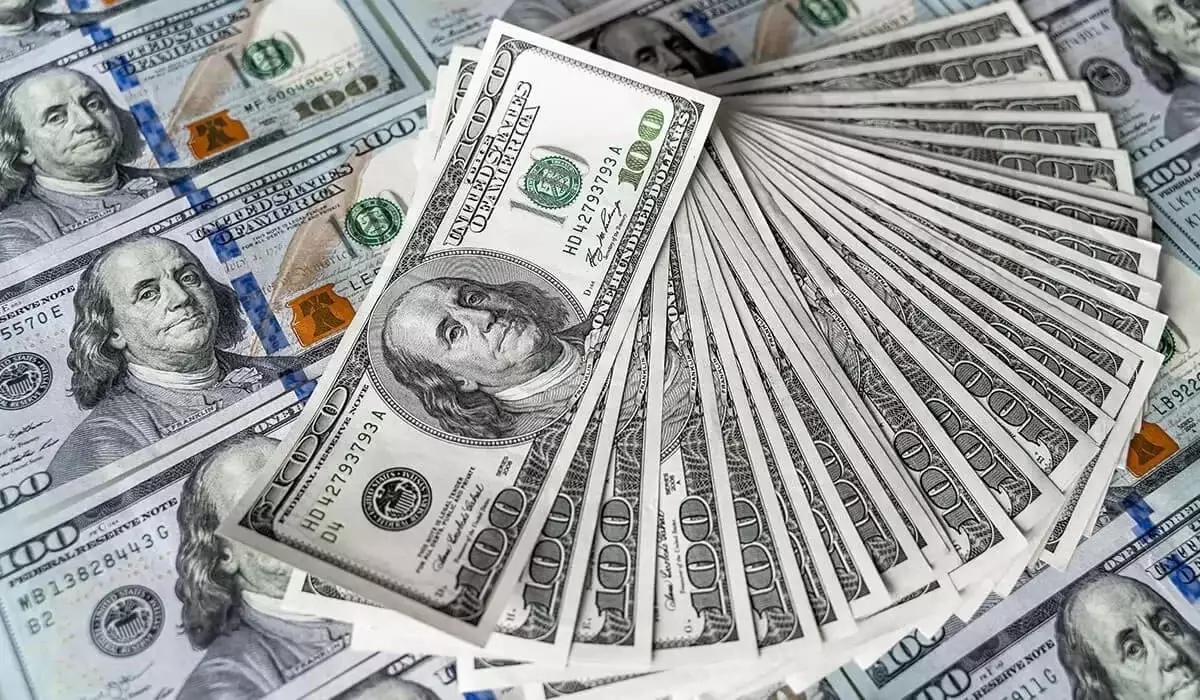 Алматинский ажиотаж: спрос на доллары в мегаполисе побил 4-летний рекорд