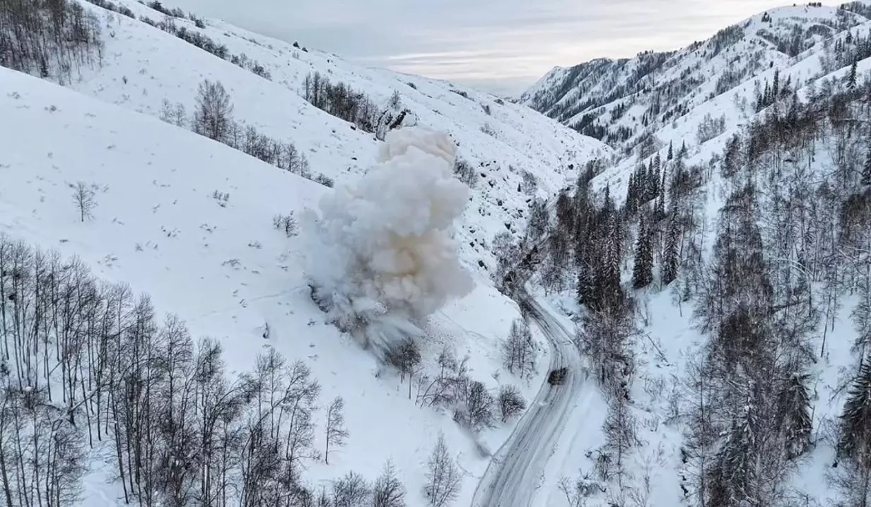 Сход лавин возможен в горах Алматы