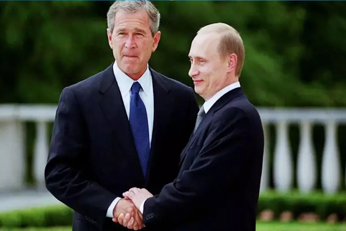 «Россия отдала Украину, Казахстан и Кавказ»: в США обнародовали расшифровки разговоров Путина с Бушем