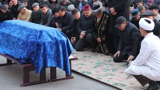 "Қазақтың жаназасын жек көрем!": Қазіргі жерлеу рәсімдеріндегі сорақы тірліктер