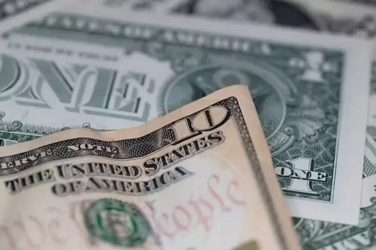 Валютный нокдаун: что происходит с долларом в Казахстане