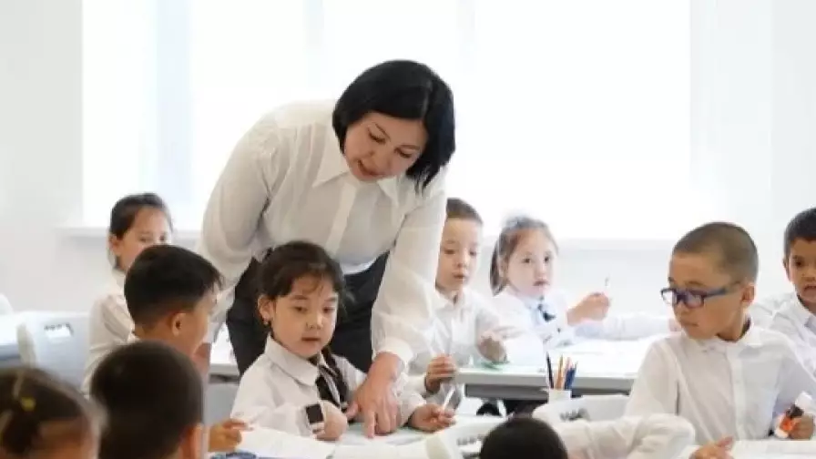 «Мұғалімдер мейрам сайын сыйақы ала ма?»: Министрлік жауап берді
