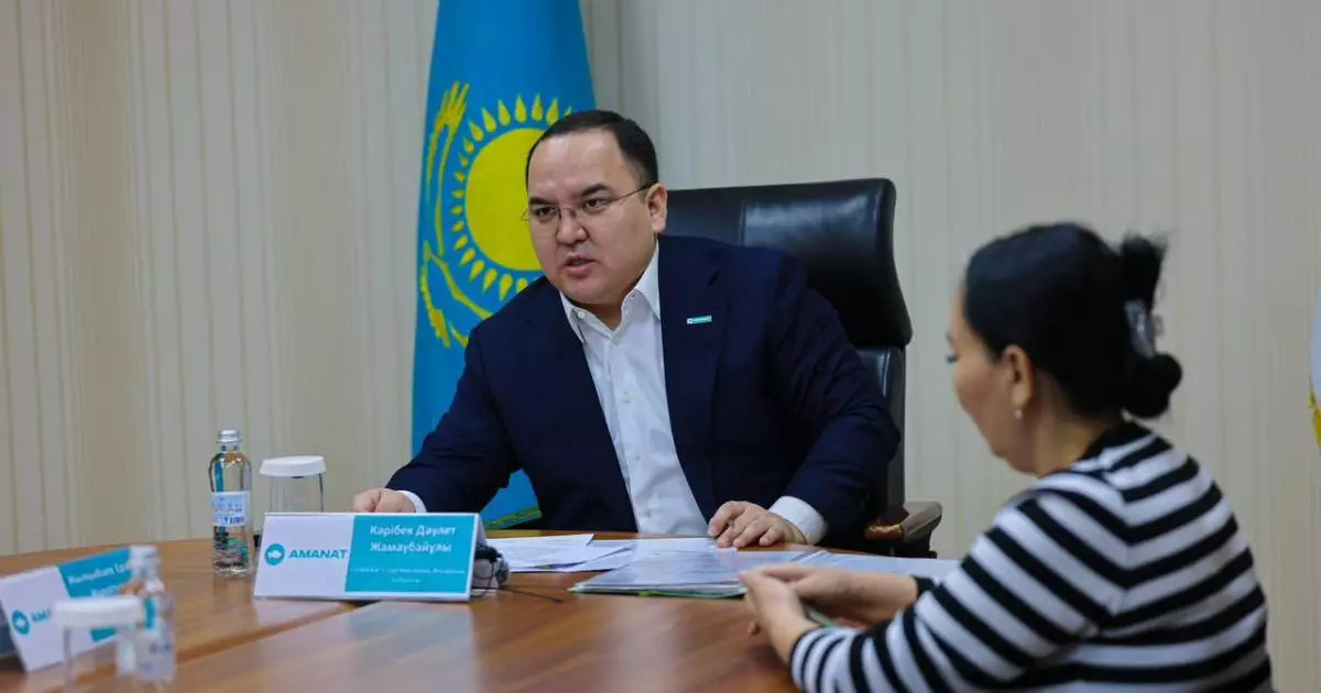 Дәулет Кәрібек қоғамдық қабылдауда тұрғындардың мәселелерін тыңдады 