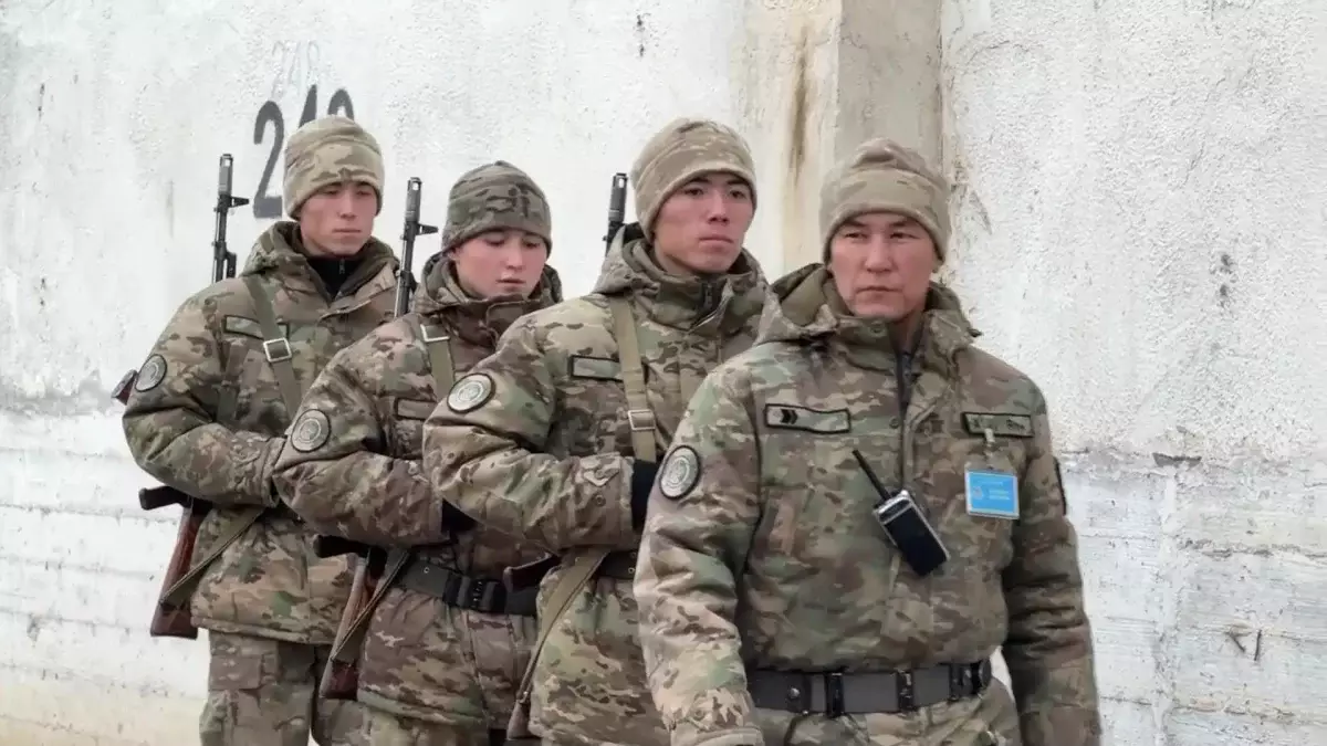 Әулиеатадағы әскер қатарында 10 егіз сарбаз борышын өтеп жүр