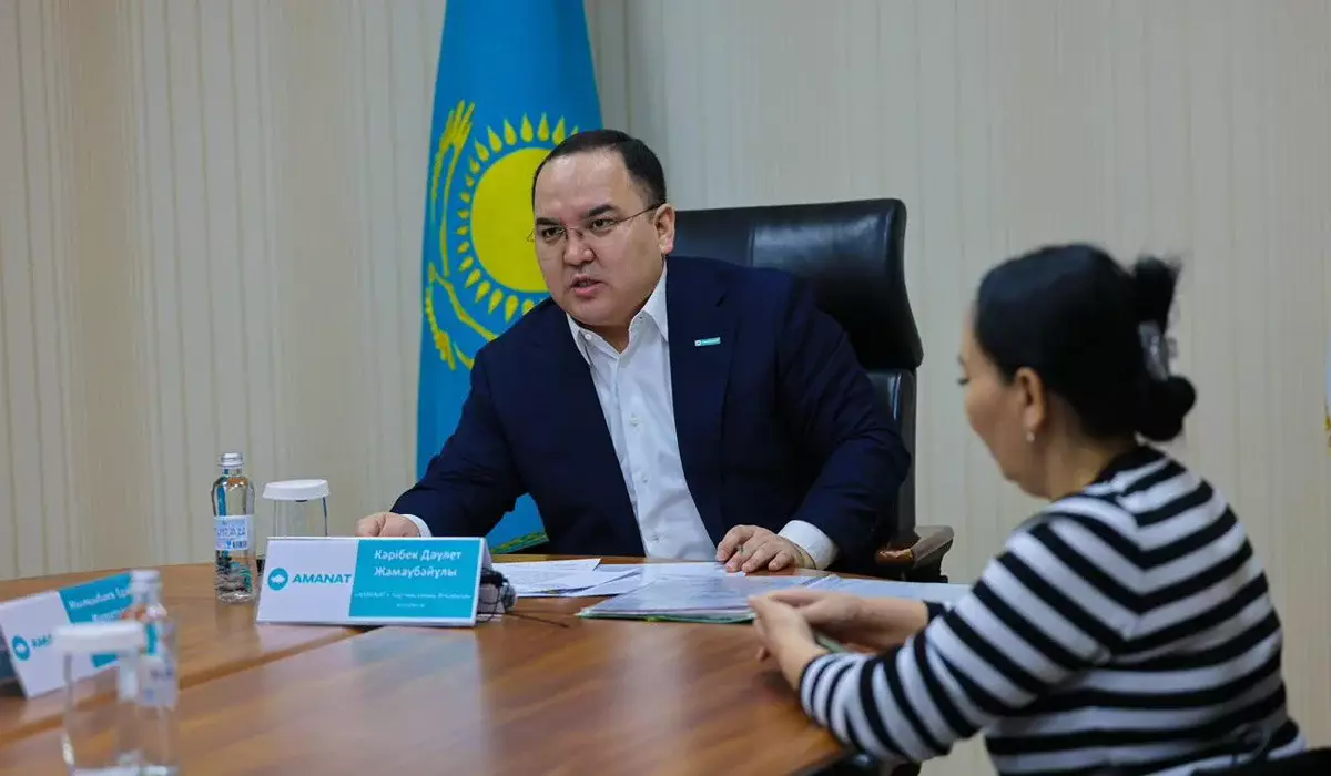 «AMANAT» партиясының қоғамдық қабылдауы азаматтардың әртүрлі мәселелерін тыңдады
