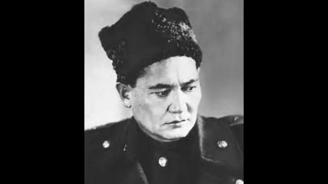 Бауыржан Момышұлына "Халық қаһарманы" атағы ресми түрде берілді