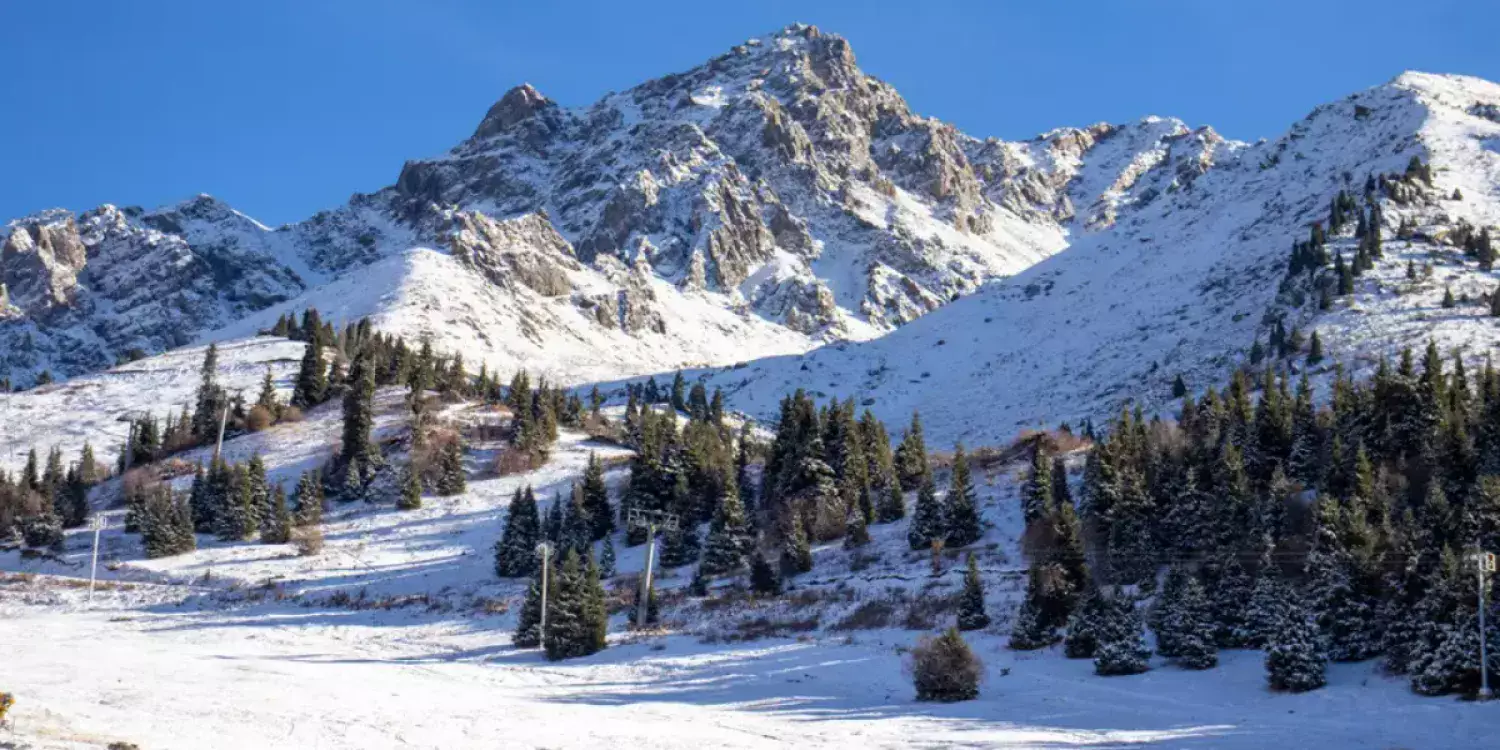 Алматы тауларында үш жігіт жоғалып кетті: біреуінің мәйіті табылды